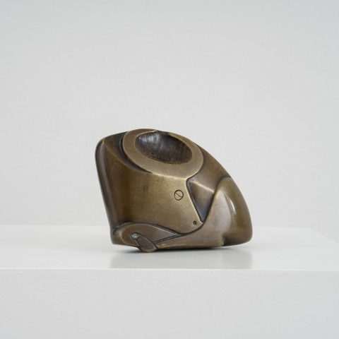 Waheed Rind 2 Ewald Mataré, Eingekauertes Rind II, 1947 · Galerie Ludorff